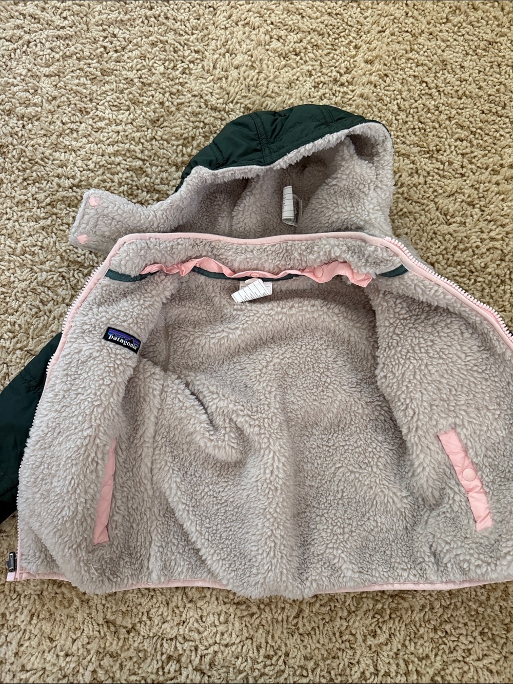 Patagonia Kids Hooded Puffer tribbles Jacket — Dark Green & Dusty Rose reversibl - Picture 3 of 4